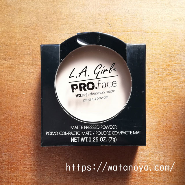 L.A. Girl, プロフェイスHDマットプレスパウダー、クラシックアイボリー(7 g)